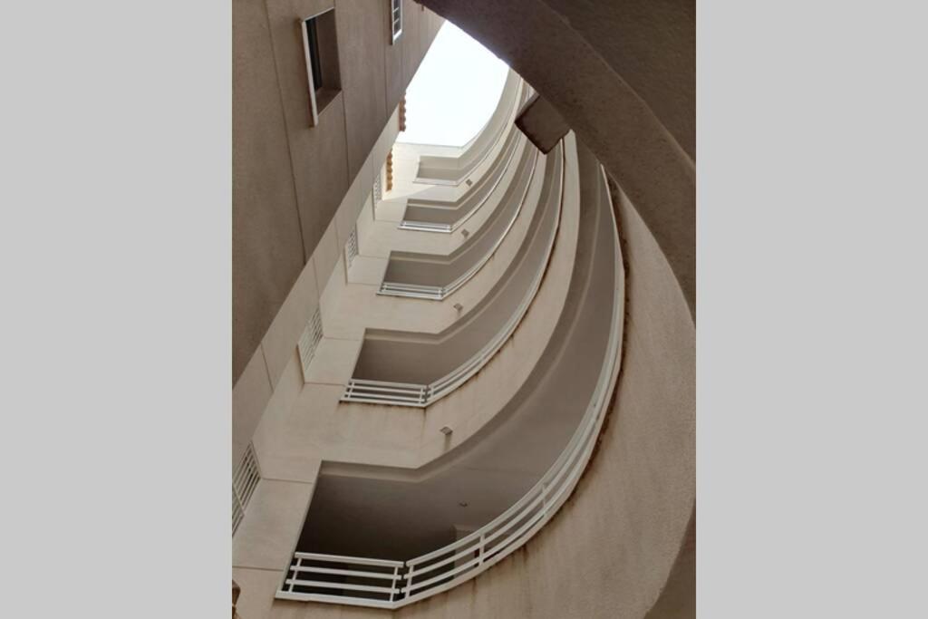 Linmarko Apartamento En Centro De Торевьиа Экстерьер фото