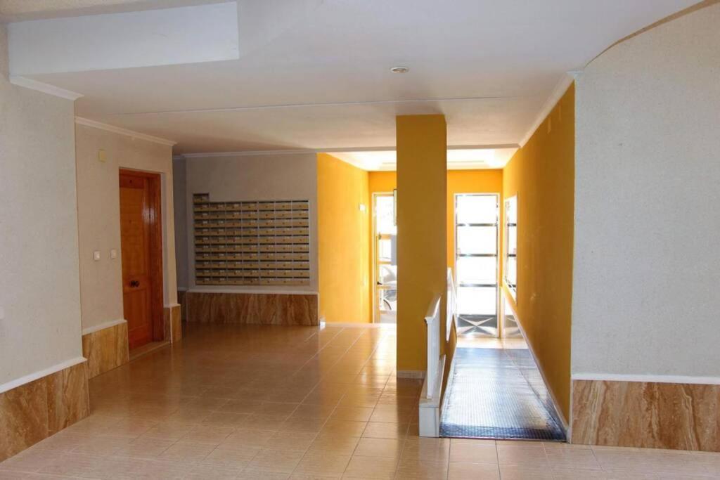 Linmarko Apartamento En Centro De Торевьиа Экстерьер фото