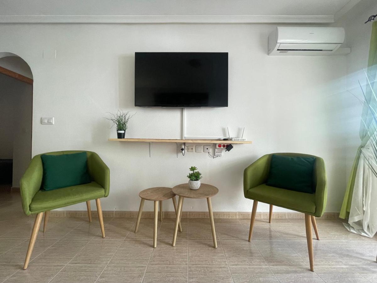 Linmarko Apartamento En Centro De Торевьиа Экстерьер фото