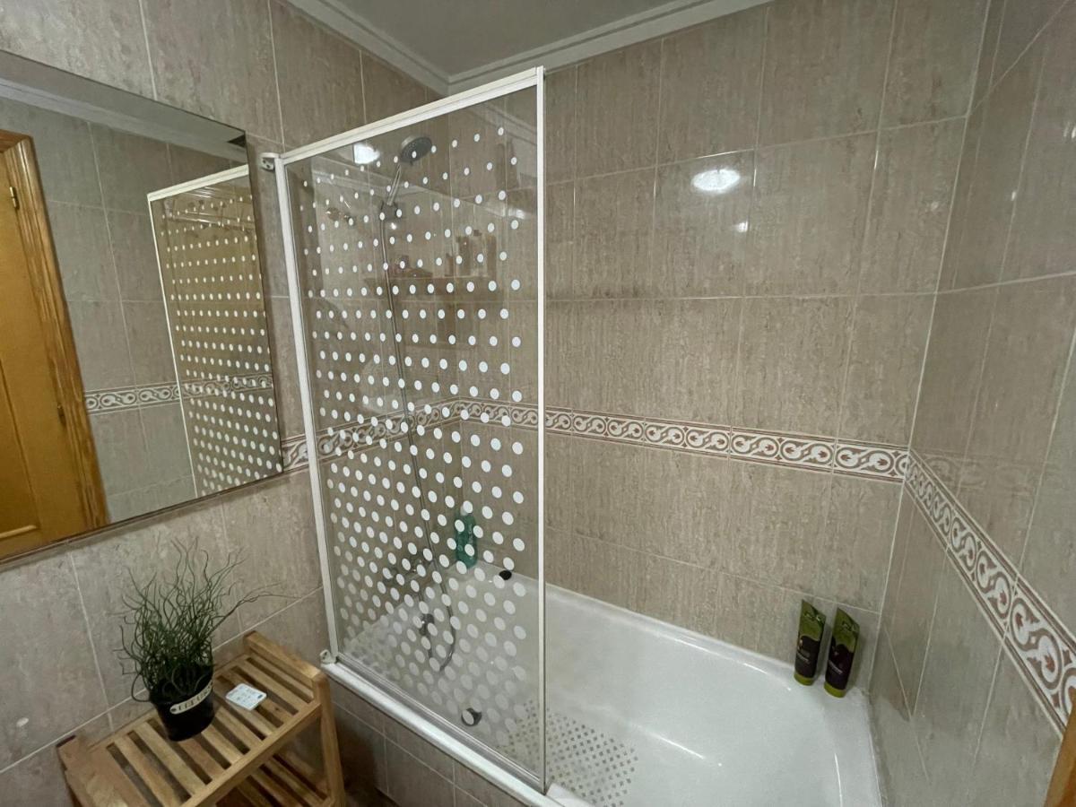Linmarko Apartamento En Centro De Торевьиа Экстерьер фото