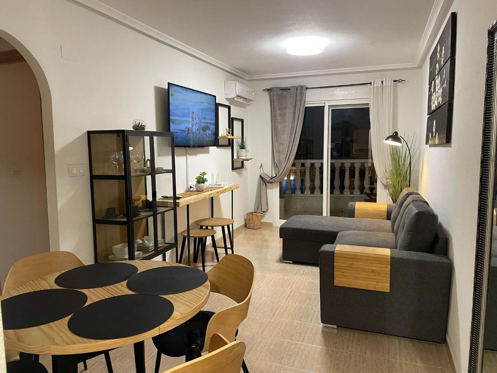Linmarko Apartamento En Centro De Торевьиа Экстерьер фото